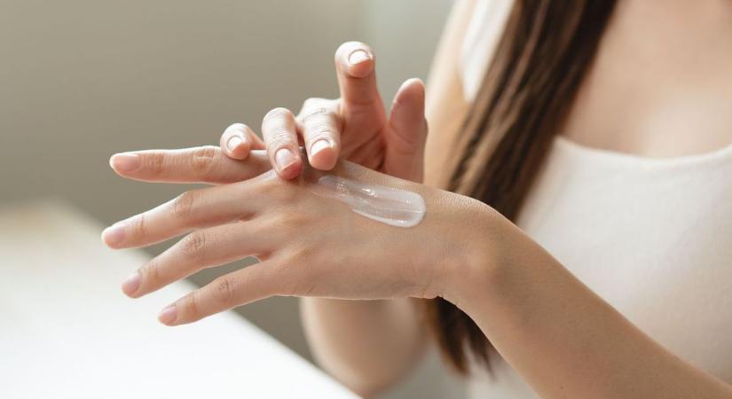 Száraz kéz, berepedezett sarok télen – a szakember szerint ezt rontja el a legtöbb ember