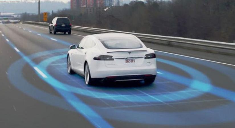 Ennyi volt: Megszünteti Autopilot technológiáját autóiban a Tesla