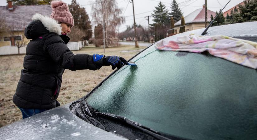 Újabb hullámban szakad ránk az ónos eső, kiadták a riasztást 3 vármegyére