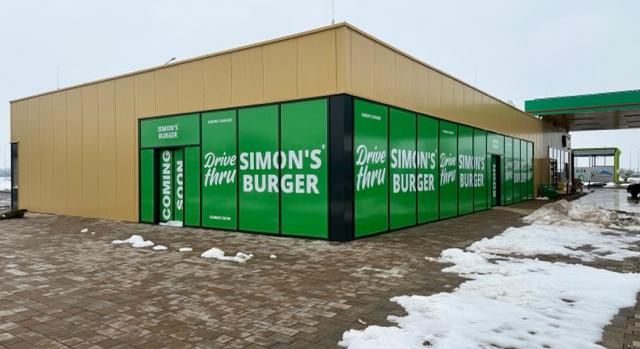 Mohácson nyithatja meg első autós éttermét a Simon’s Burger