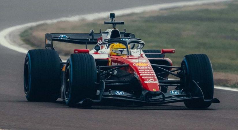 Nem műszaki hiba miatt állt meg Hamilton alatt az új Ferrari
