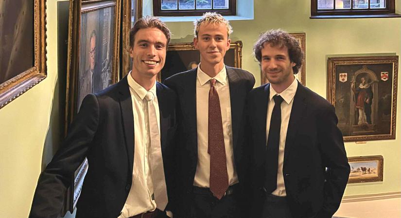 Oxford titkai belülről: barokk könyvtár, szmokingos-gyertyafényes vacsorák és Hegel a tequilapartin