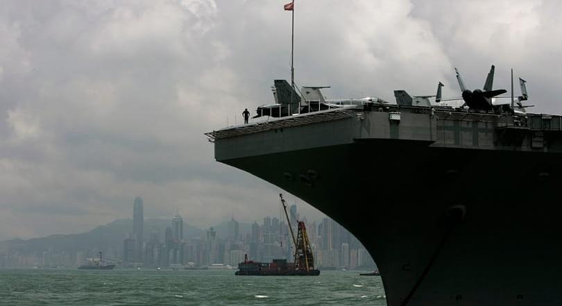 Amerikai hadihajók tartanak Irán felé, a helyi tisztviselő jelezte: a hadseregük készen áll a legrosszabb forgatókönyvre