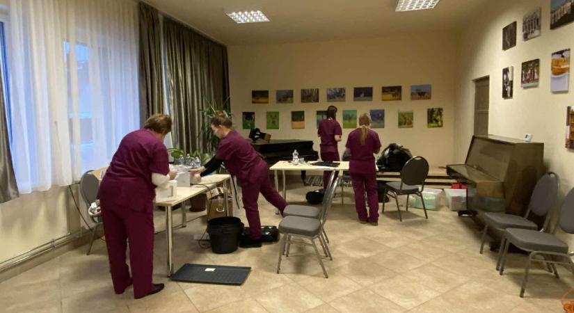 Elindult az ingyenes szűrővizsgálat-roadshow: Csetényben és Dudaron nagy volt az érdeklődés