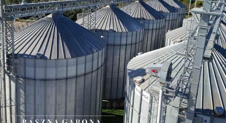 Eltűnt termény, közpénzes foci és politikai show Lázár-módra - zajlik az élet vidéken