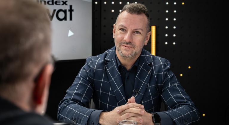 Dollárban is milliárdokban mérhető az iparág vesztesége, lépni kell