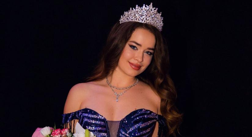 Gyerekként a kifutón kezdte, ma a DJ-pult mögött szólítja meg a tömeget