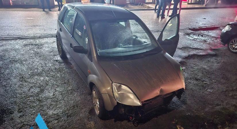 Élettársa lopott autójával okozott balesetet Gyöngyösfaluban a kőszegi férfi