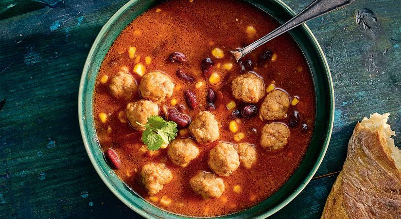 Laktató fogás téli napokra: chili con carne leves vörösbabbal