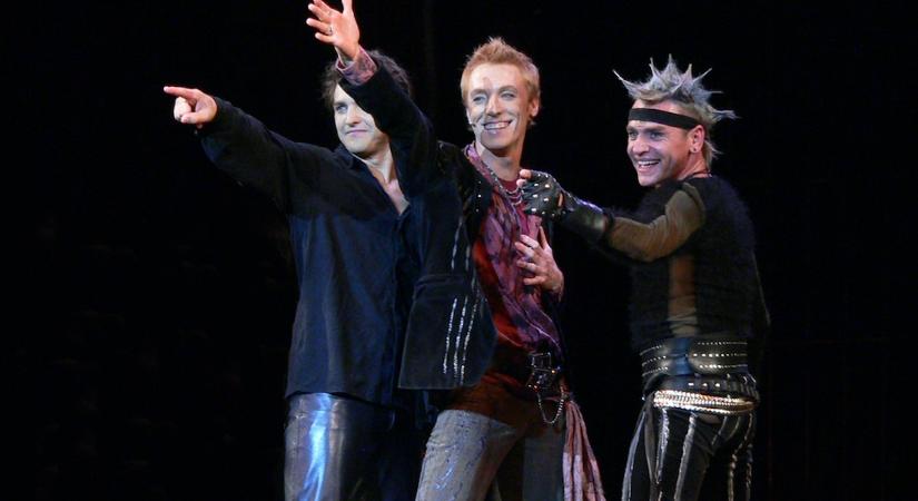 Bereczki Zoltán Aréna-koncertjén visszatér a Lehetsz király ikonikus hármasa