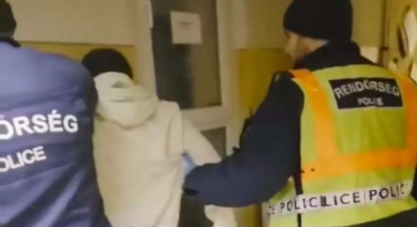 Odaugrott Robi a 80 éves nagyihoz a kistarcsai parkolóban: ami ezután történt, azért börtönt is kaphat