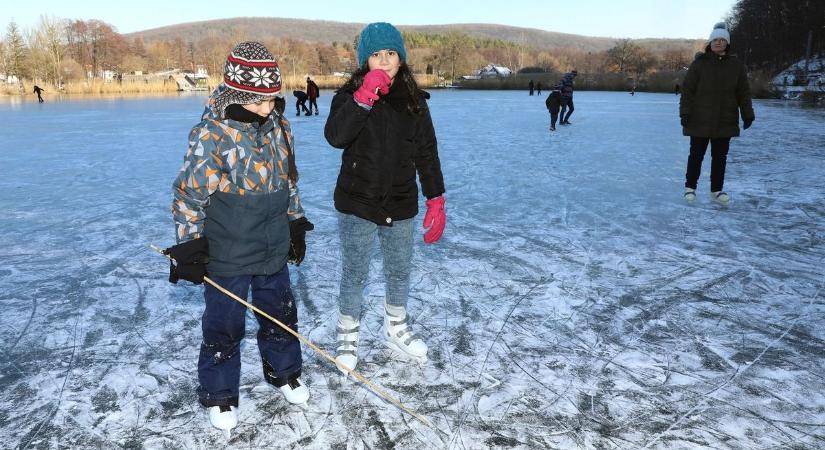 Veszélyes a jégen tartózkodni, ennek ellenére sokan bevállalják