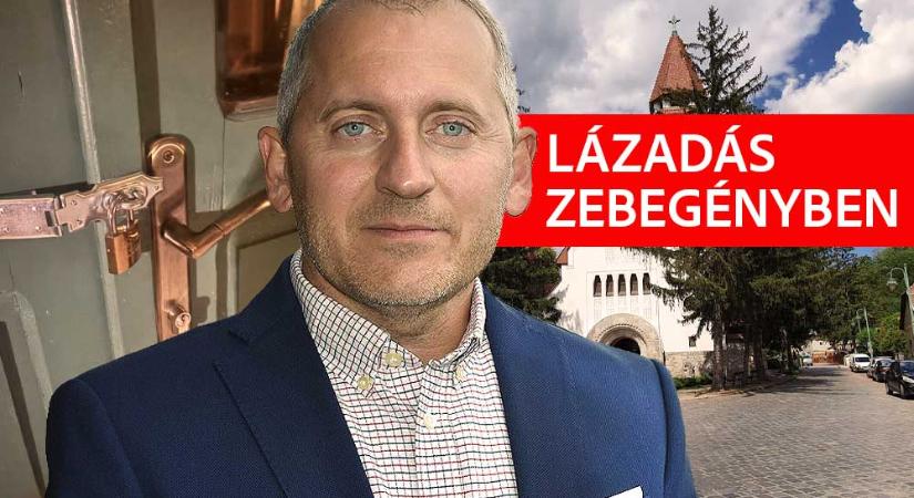 Fellázadtak a zebegényi polgármester ellen, lelakatolták a hivatal ajtóit, hogy Ferenczy Ernő Ervin polgármestert ne tudjon bemenni