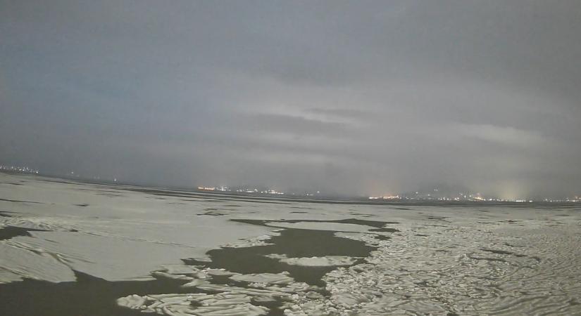 Riasztás! Életveszélyes rianások miatt kerülnek víz alá emberek és állatok