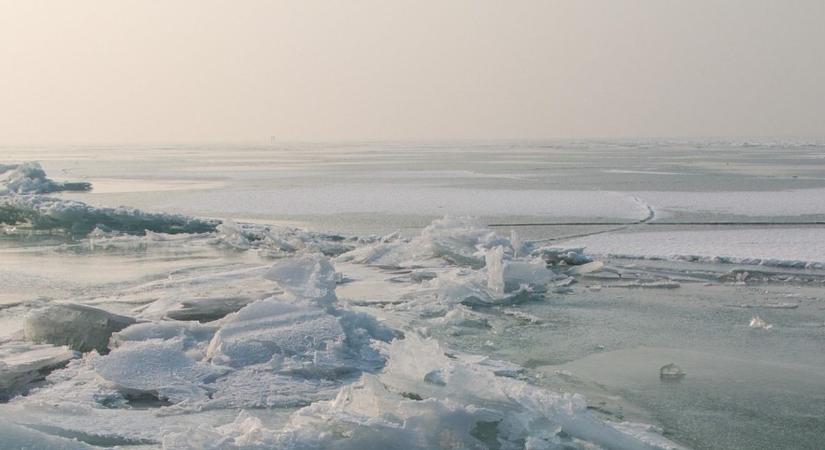 Vigyázz! Olvad a jég, több balesethez is riasztották a tűzoltókat