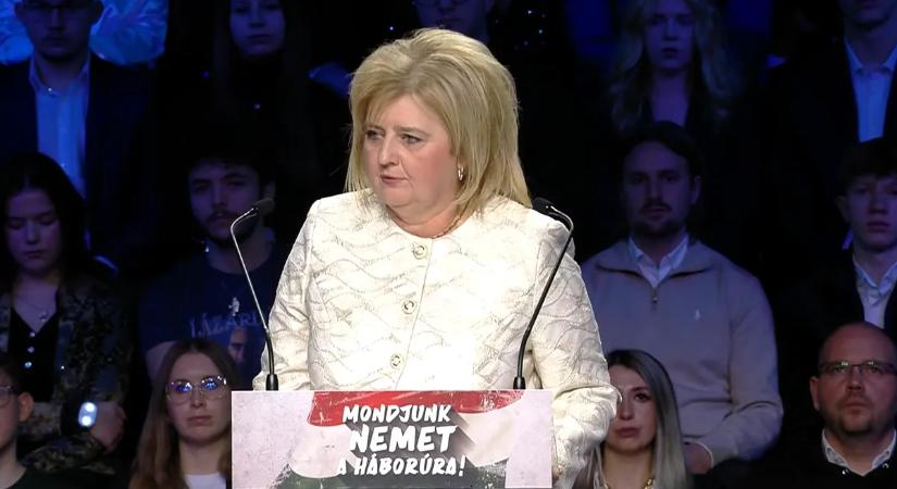 Kelei Zita a Háborúellenes Gyűlésen: Önámítás, hogy a háború nem érint minket