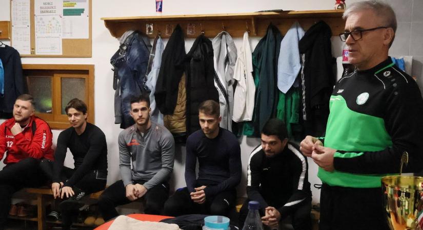 A két éllovas találkozóján kiütközött a sebességkülönbség