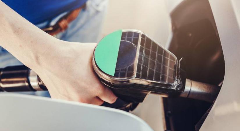 Erre való a második lyuk a töltőpisztolyon - Ezt sokan nem tudják