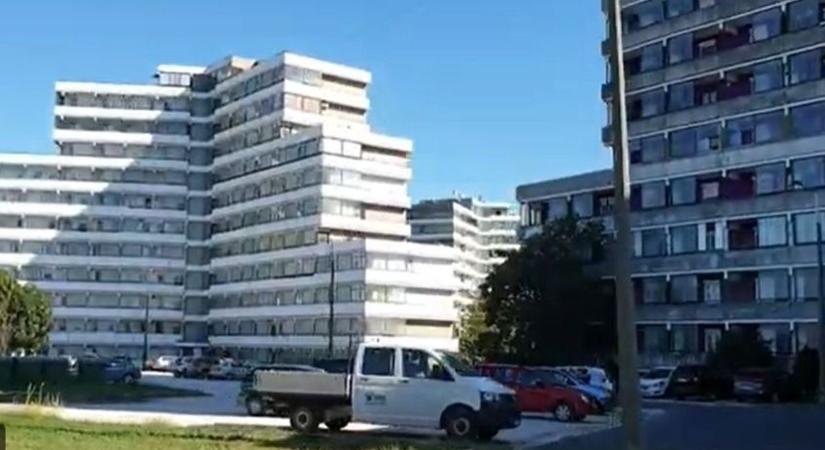 Balesetveszélyes Y ház miatt kéri az építési és közlekedési miniszter segítségét Navracsics Tibor