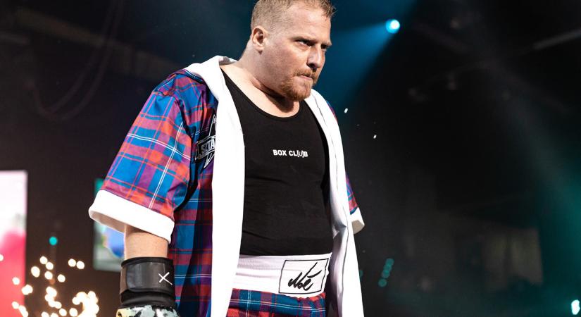 Bilincsben vitték el a rendőrök a sztárboxos Noé Viktort, európai elfogatóparancs volt a színész ellen