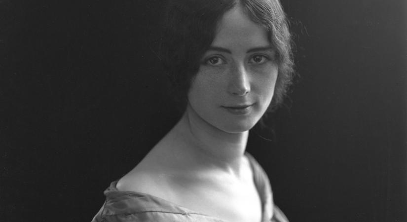 Múzsa, balerina, botrányhős – ki volt valójában Cléo de Mérode, az első celeb?