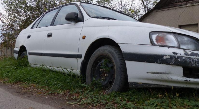 Otthagyták, elszállították: megnéztük, milyen autókat vittek el az évek alatt