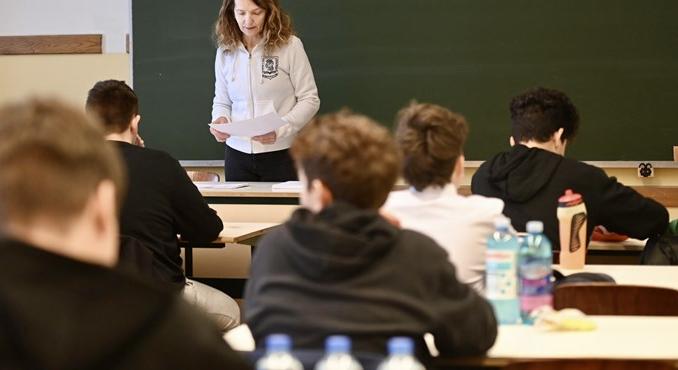 Központi írásbeli 2026: ilyen feladatokat kaptak a negyedikesek magyarból és matekból