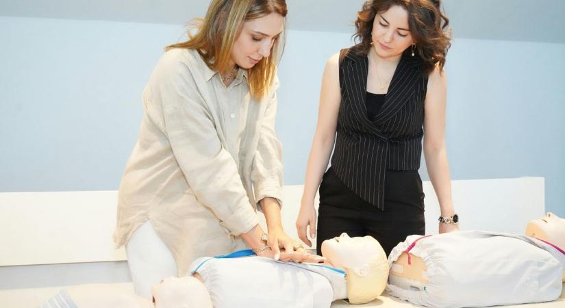 Megveszik a légzésfigyelőt a csecsemők szülei, de tudnák, mit kell tenni, ha riaszt?