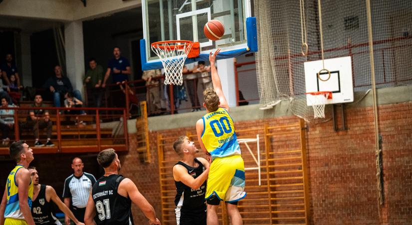 A sereghajtóhoz utazik a Kosársuli