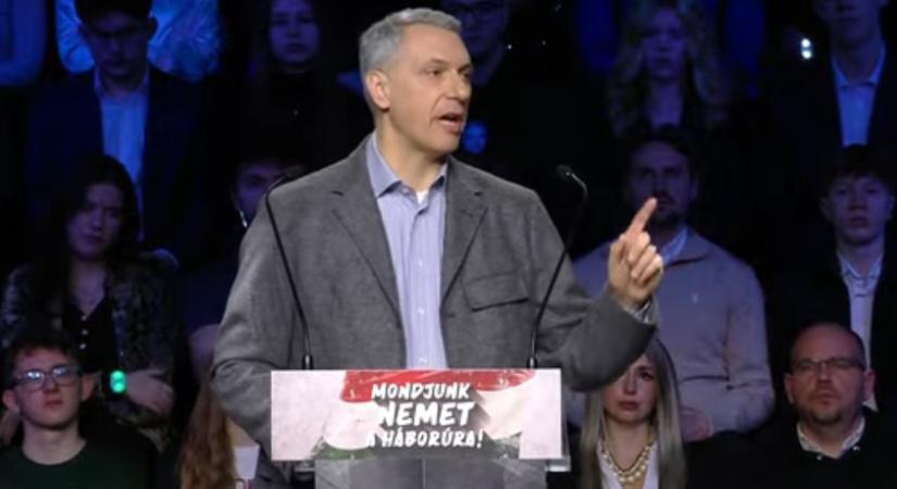 Lázár János bocsánatot kért a romákat sértő, vécépucolós kijelentéséért