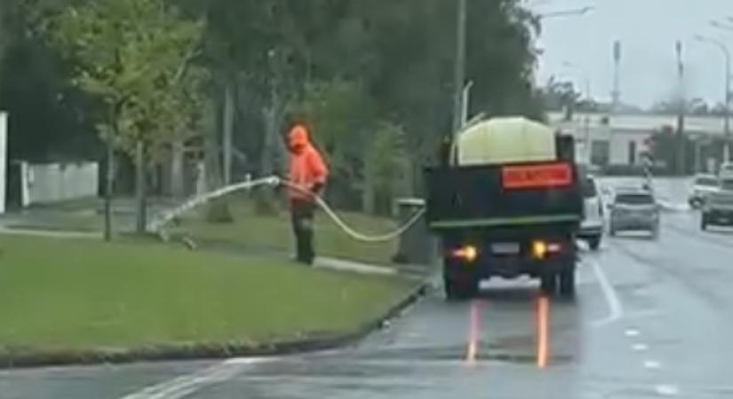 Tragédia árnyékában kellett magyarázkodnia az önkormányzatnak, itt az év videója