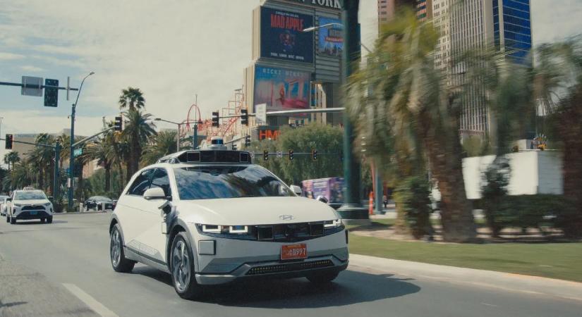 Új korszak kezdődik itthon? Már idén szolgálatba állhatnak az első önvezető taxik!