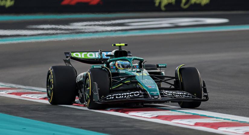 Pengeélen táncolnak Alonsóék, kivár a Ferrari is