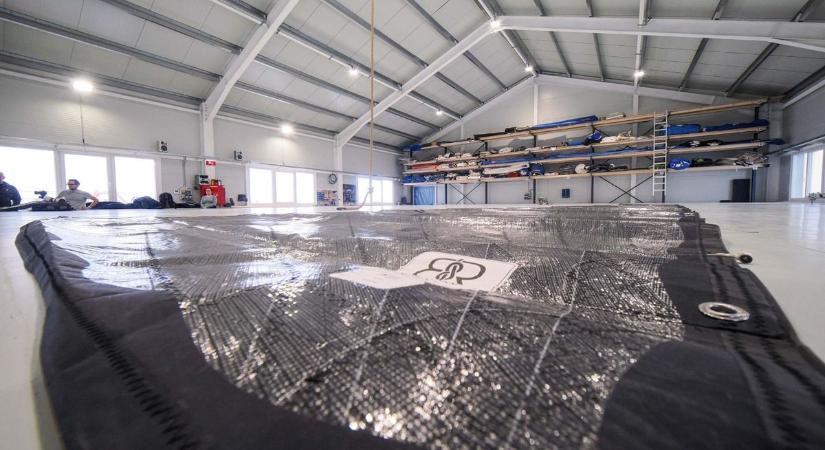 Közép-Európa egyik legnagyobb vitorlakészítő műhelyét nyitották meg Tótvázsonyban (galéria  videó)