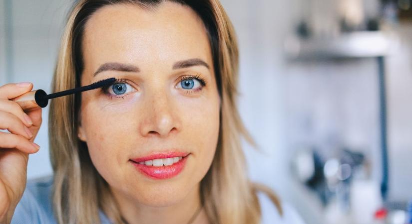 Hasznos tippek! 5 apró hiba, amivel a sminked fáradttá teszi az arcod a sminkmester szerint
