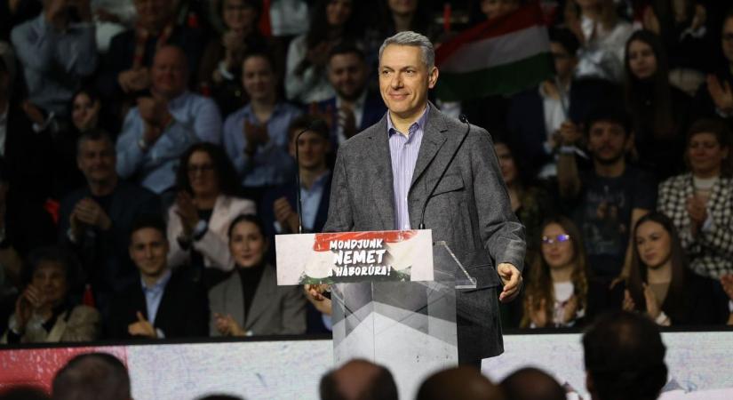 Lázár János visszautalt korábbi beszédére a cigányságról a háborúellenes gyűlésen