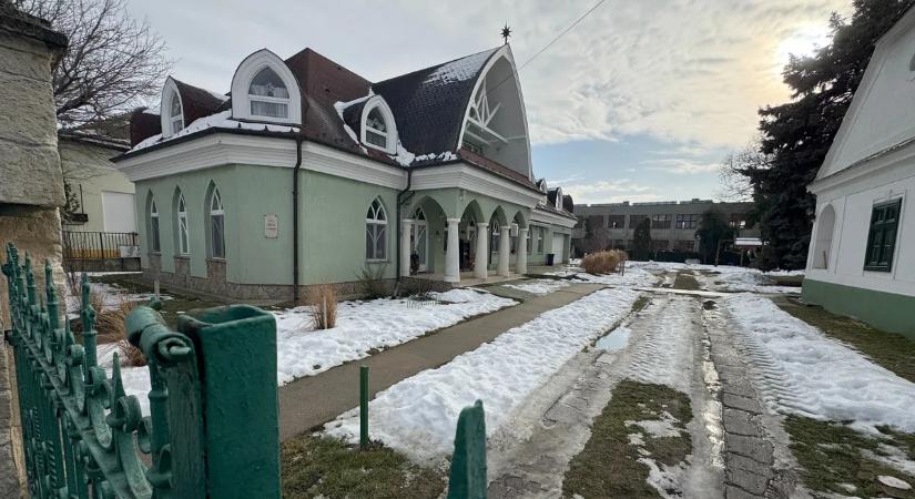 Több műtét vár még rá, imádkoznak érte: így forrázta le az abálólé Stadler József unokáját