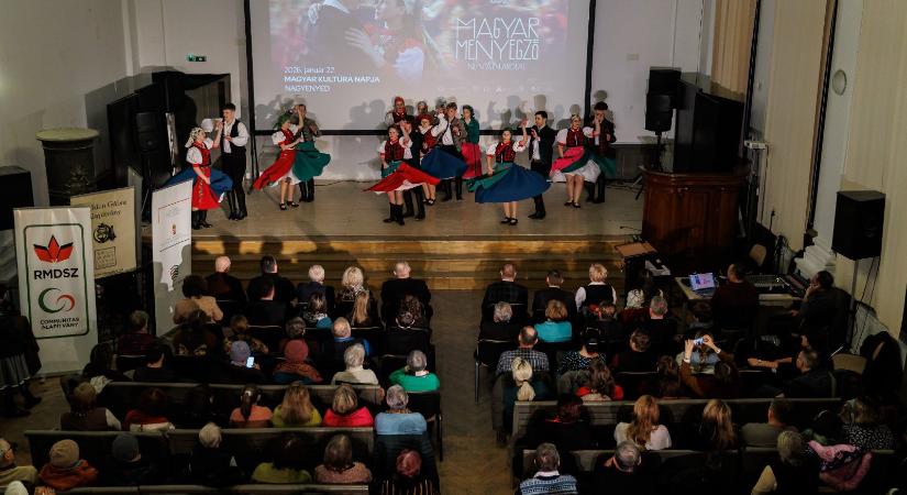 Emléktáblát avattak Csávossy Györgynek, és díjazták a Maszol újságíróját