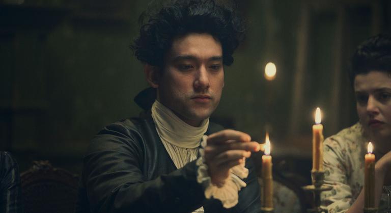 Belebukik a szexizésbe és a polgárpukkasztásba az új Mozart-sorozat