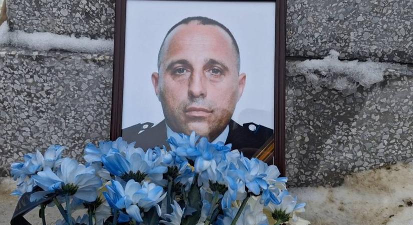 Háború: Rendőr őrmestertől vettek végső búcsút Kárpátalján