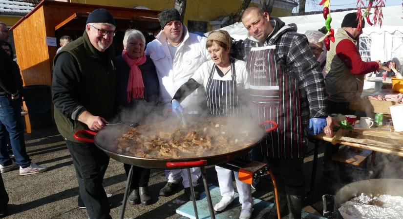 Finomságokból nem volt hiány: disznótoros fesztivált tartottak Bácsalmáson – fotók