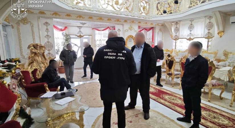 Pénzmosással vádolnak egy beregszászi járási képviselőt