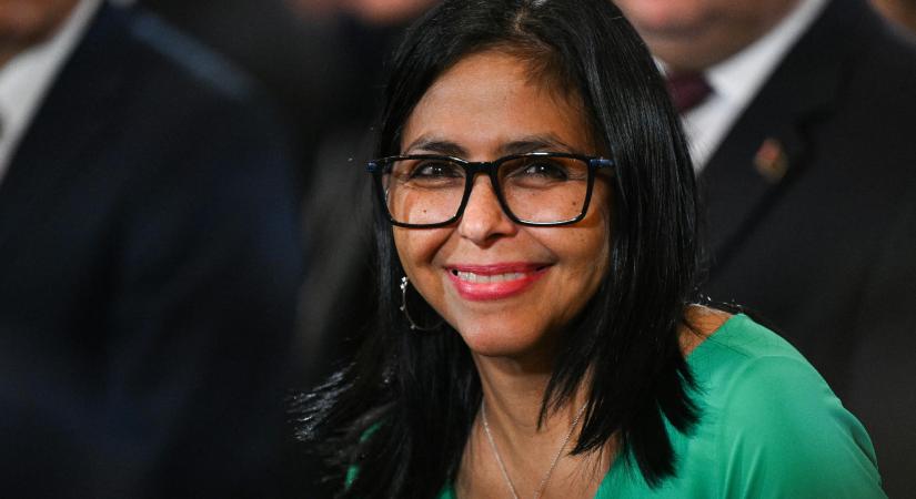 Tigrisnek és csúnyácskának is nevezték Venezuela ideiglenes elnökét