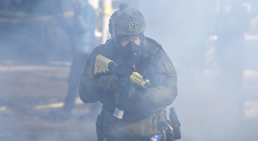 Szövetségi ügynökök megöltek egy férfit Minneapolisban