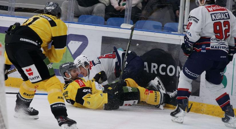 Egyre mélyebb gödörben a Volán