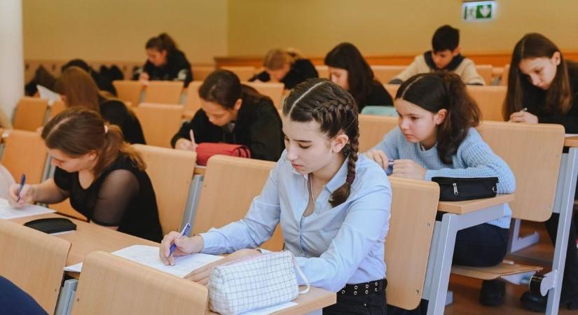Itt a lét a tét – közel 70 000 diák életében lehet fordulópont a központi felvételi vizsga