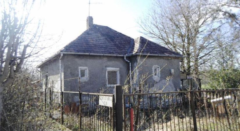 Ajkai ház potom pénzért – Mutatjuk, mit kapsz 15 millióért!