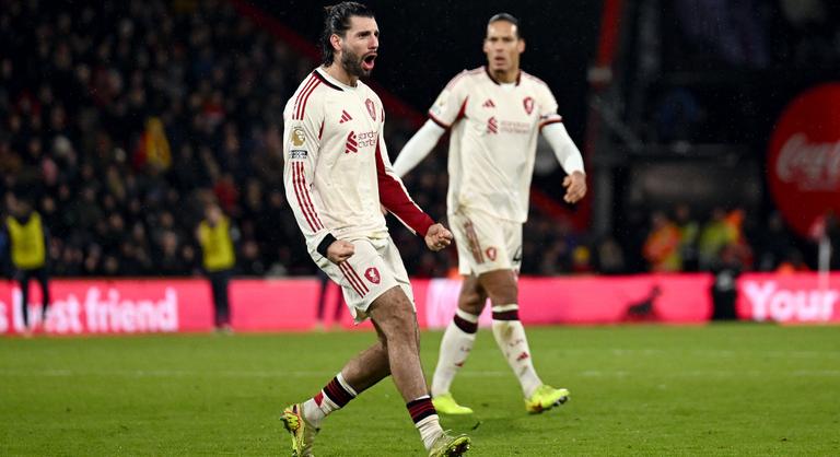 Szoboszlai góllal és gólpasszal hozta vissza a Liverpoolt, de a végén így is Tóth Alexék örülhettek