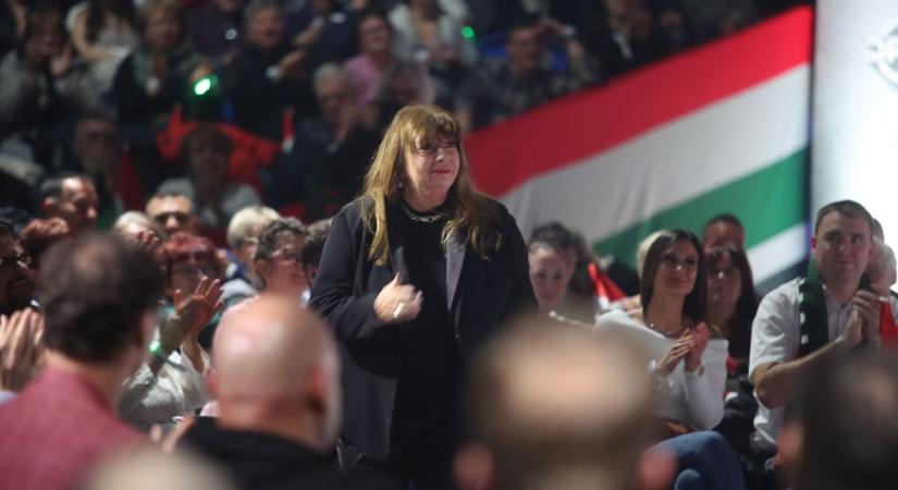 Megmozdult Somogy: zsúfolásig telt a csarnok a háborúellenes gyűlés alkalmából