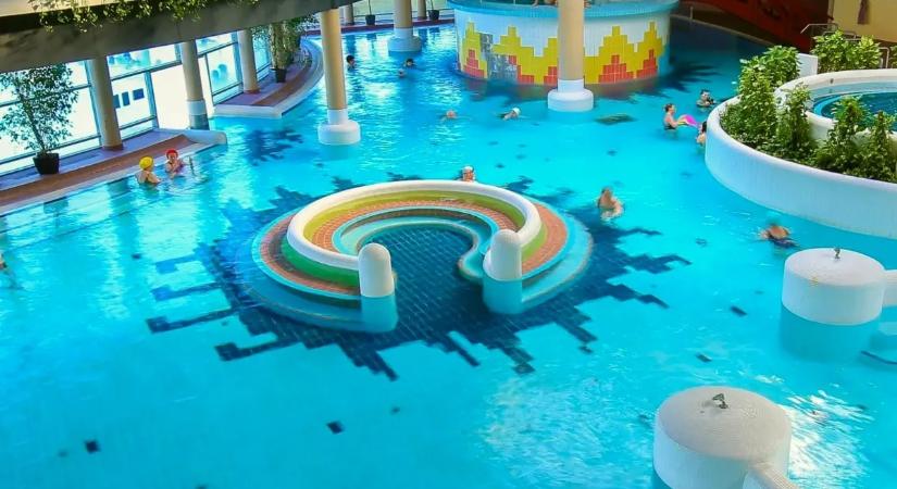 Olcsóbb fürdőbelépők, fürdőzés Hévízen és a Barlangfürdő felújítása